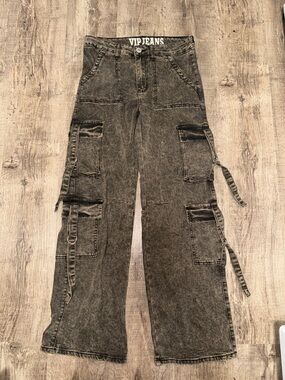 VIP juniors Bootcut Cargo Jeans in Washed Black